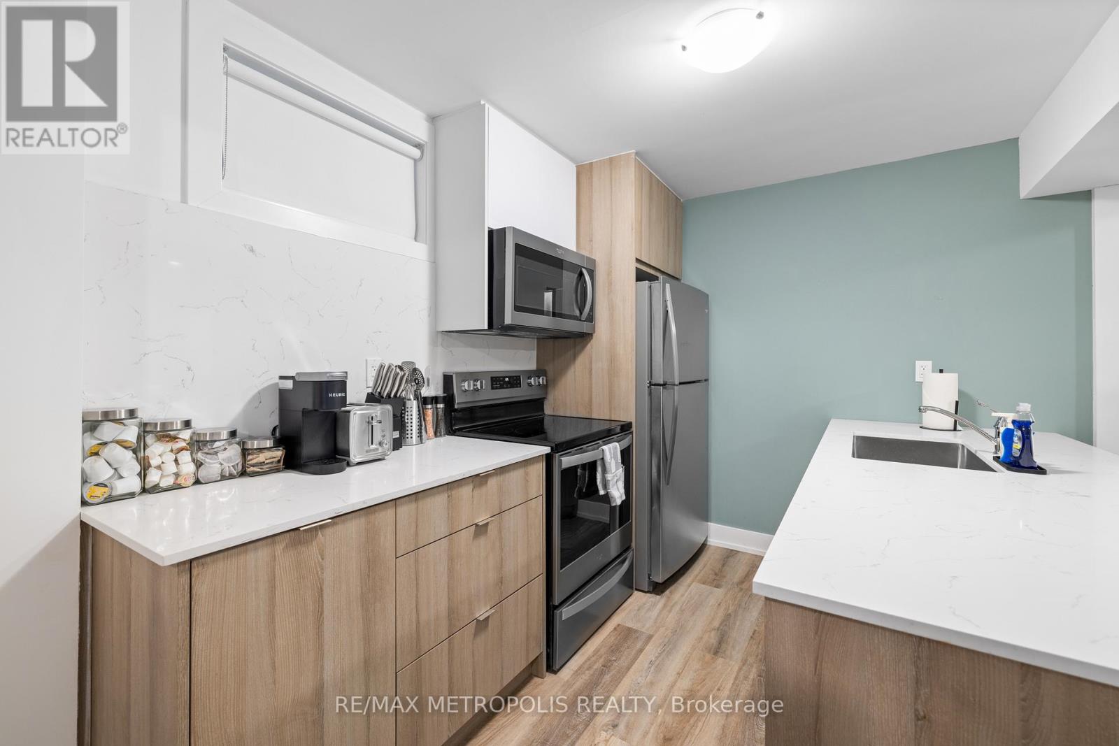 Lower - 447 Lansdowne Avenue, Toronto (Dufferin Grove), Ontario  M6H 3Y2 - Photo 8 - C11946191