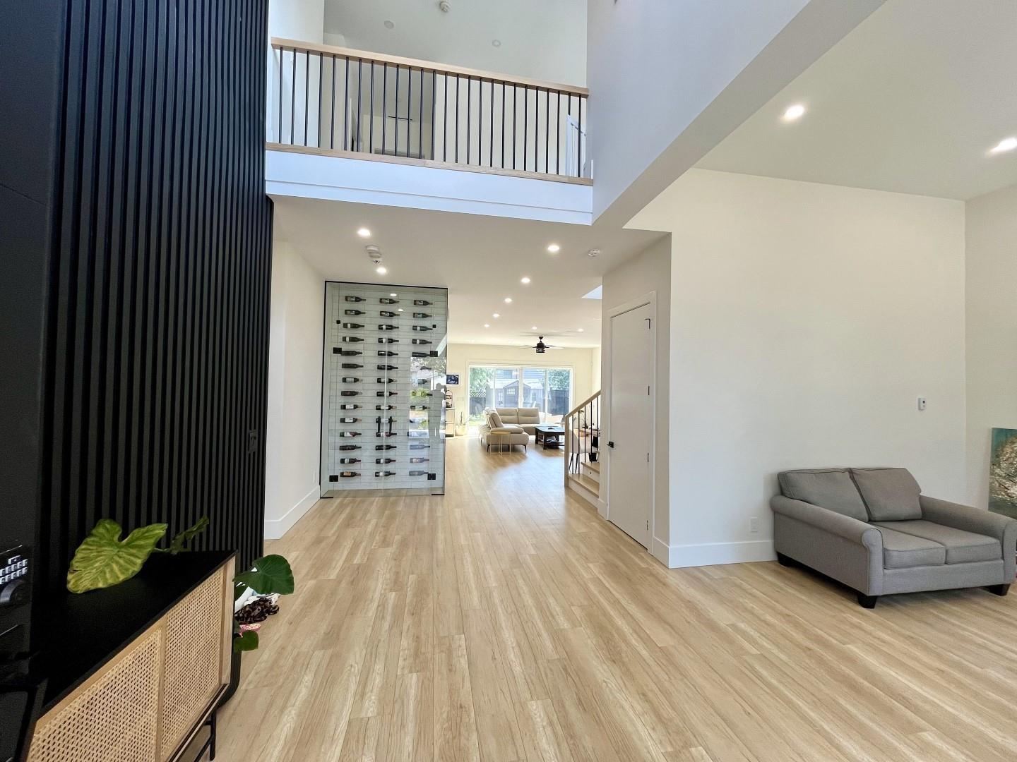 Property at 15784 101 AVENUE image 2