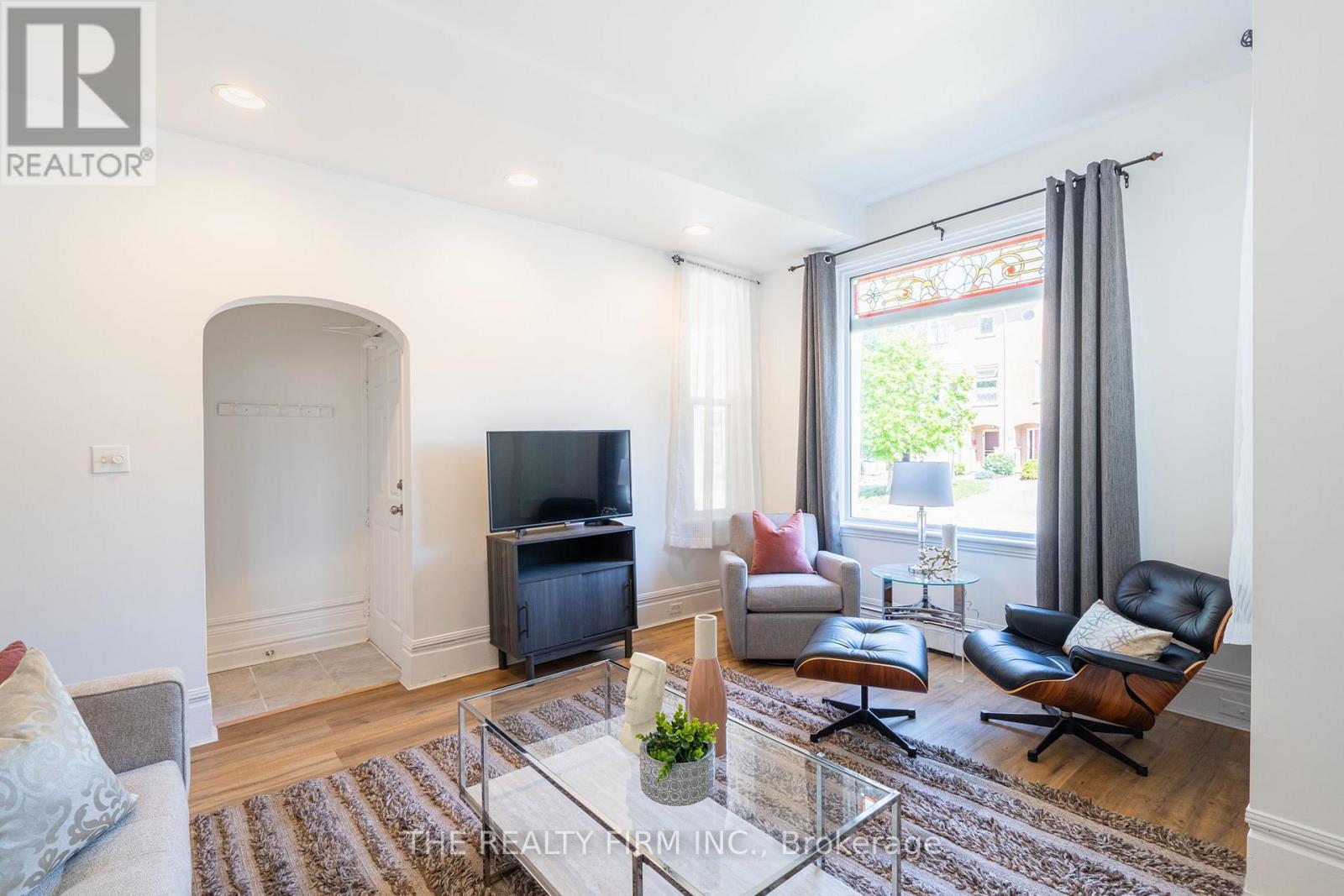 Property at 19 REGINA STREET image 3