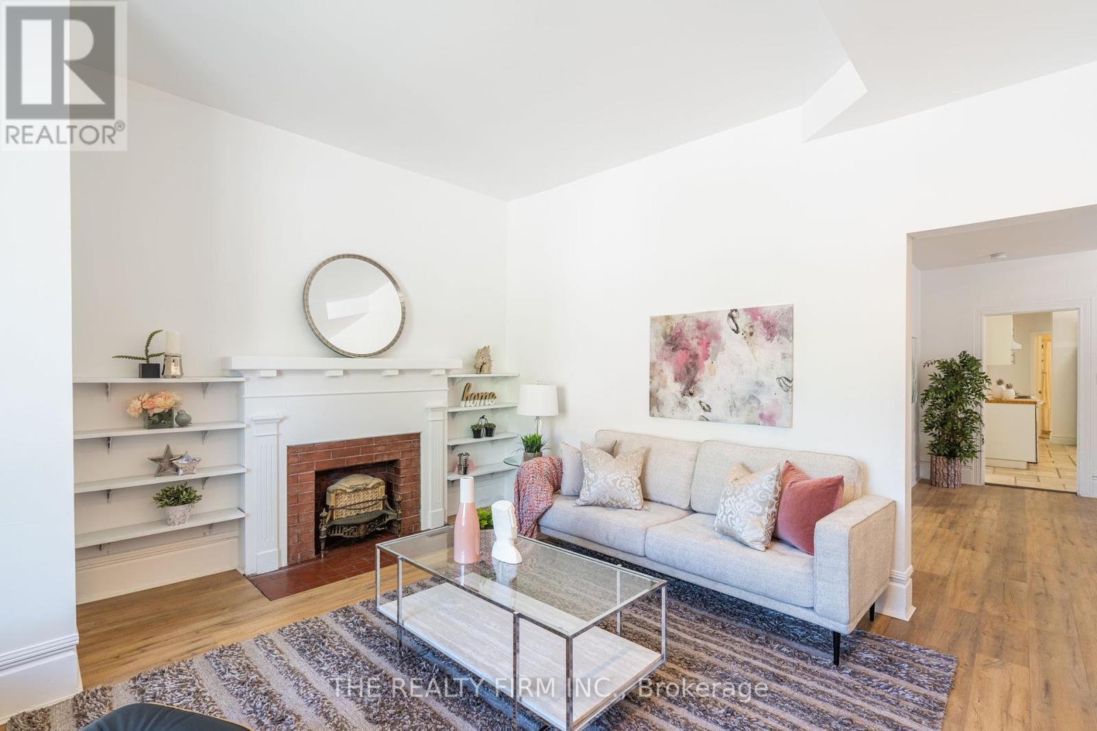 Property at 19 REGINA STREET image 4