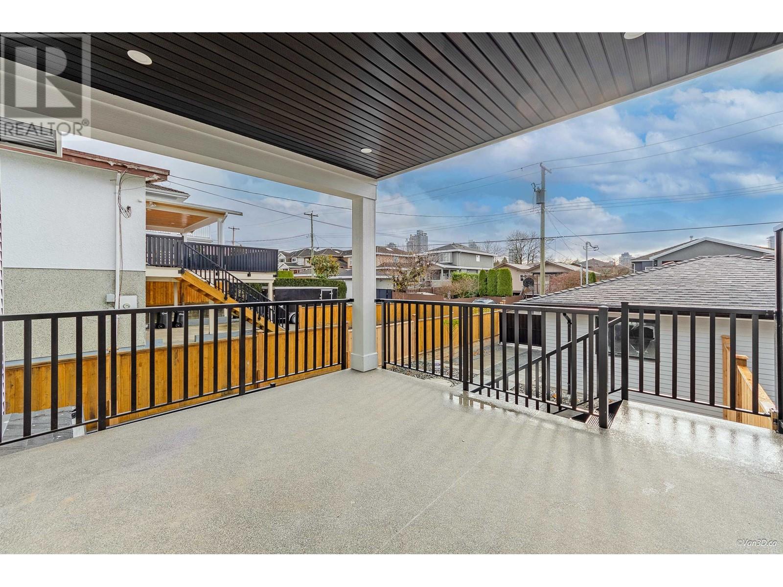 Listing Picture 13 of 32 : 4230 NAPIER STREET, Burnaby / 本拿比 - 魯藝地產 Yvonne Lu Group - MLS Medallion Club Member