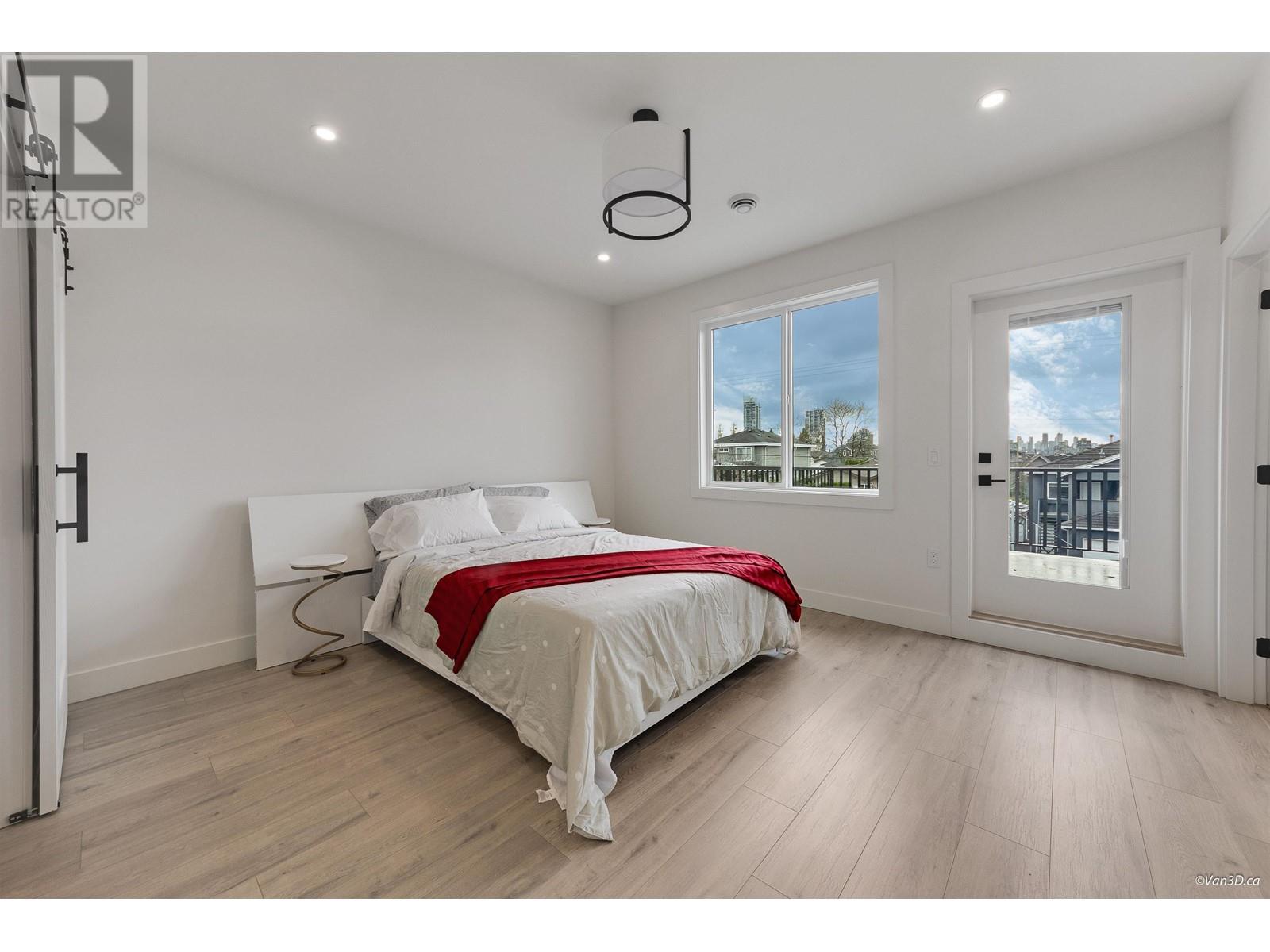 Listing Picture 16 of 32 : 4230 NAPIER STREET, Burnaby / 本拿比 - 魯藝地產 Yvonne Lu Group - MLS Medallion Club Member