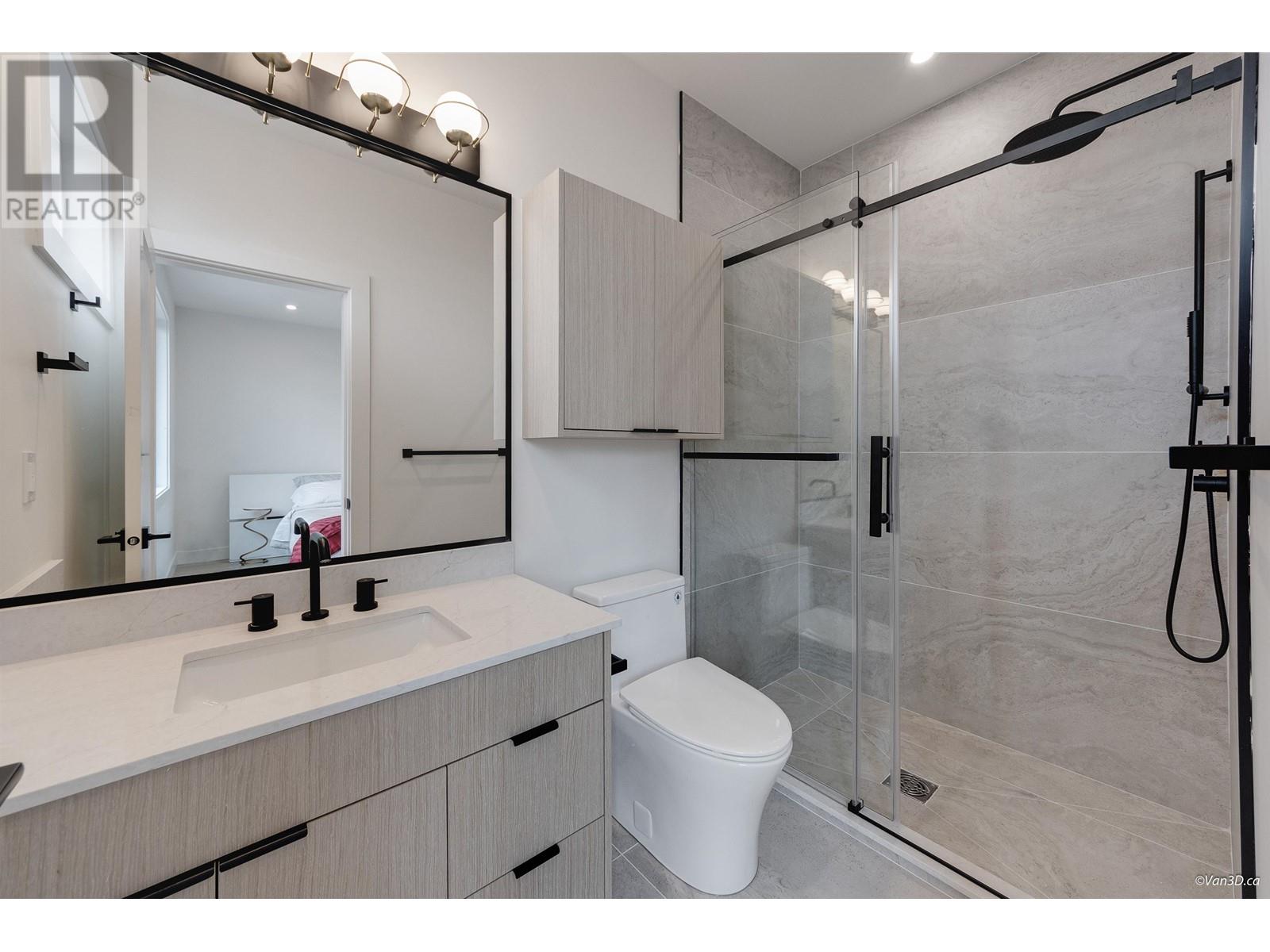 Listing Picture 18 of 32 : 4230 NAPIER STREET, Burnaby / 本拿比 - 魯藝地產 Yvonne Lu Group - MLS Medallion Club Member