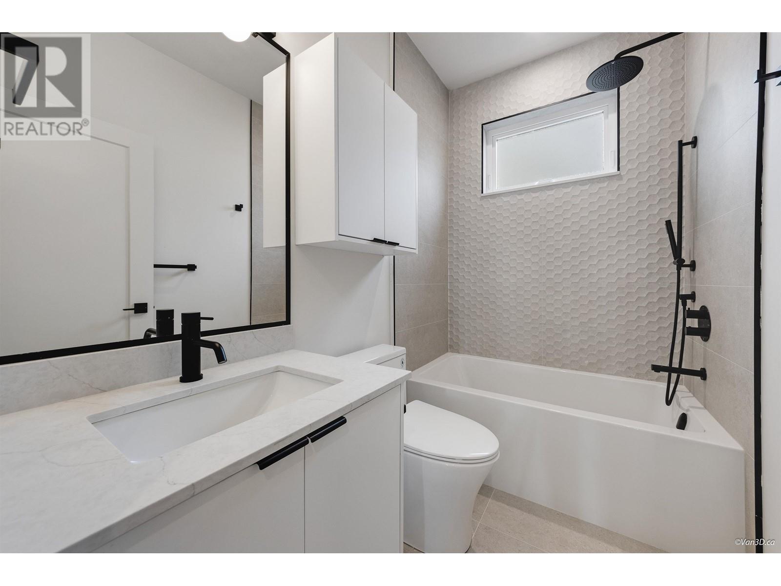 Listing Picture 21 of 32 : 4230 NAPIER STREET, Burnaby / 本拿比 - 魯藝地產 Yvonne Lu Group - MLS Medallion Club Member