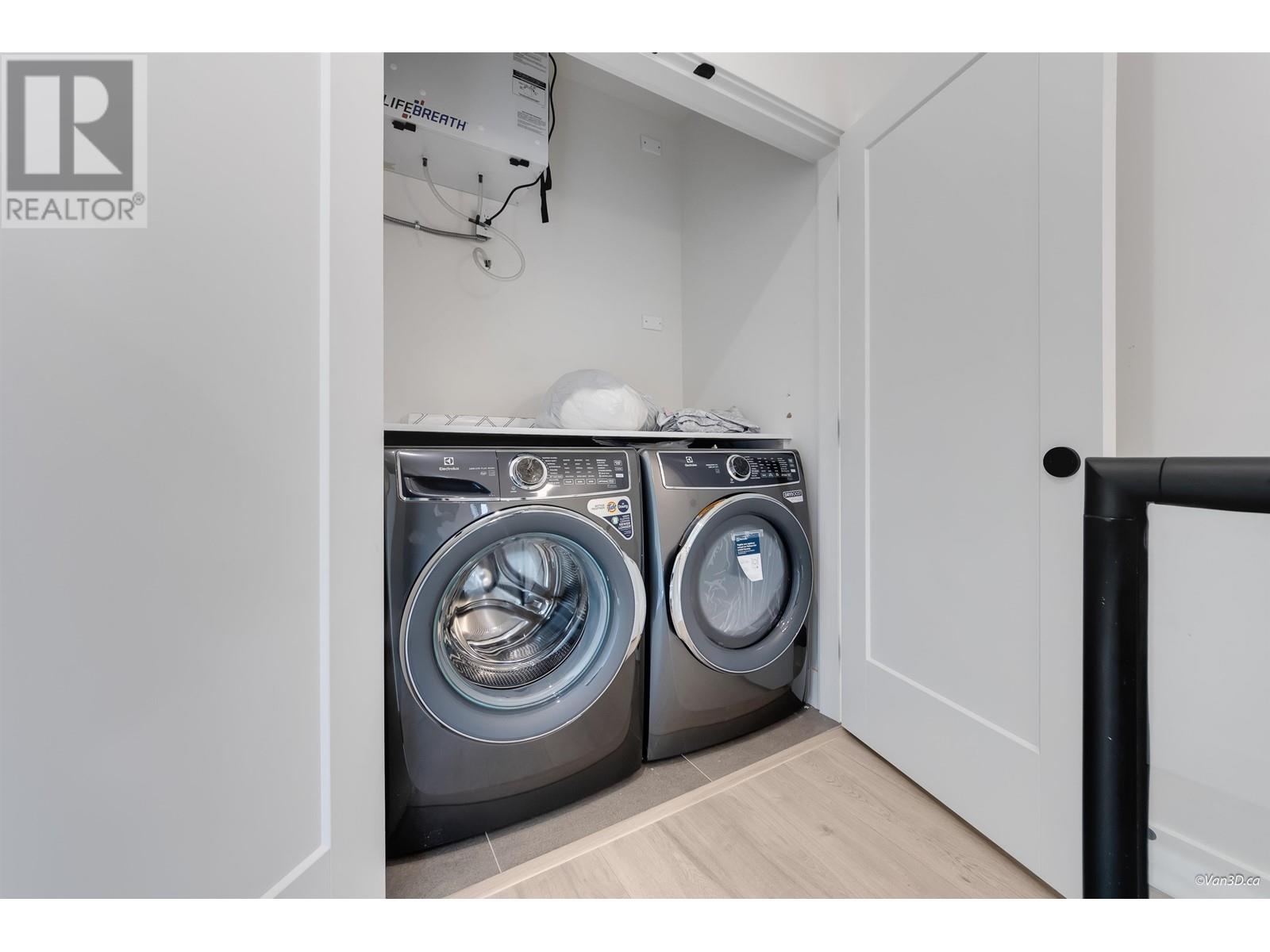Listing Picture 23 of 32 : 4230 NAPIER STREET, Burnaby / 本拿比 - 魯藝地產 Yvonne Lu Group - MLS Medallion Club Member