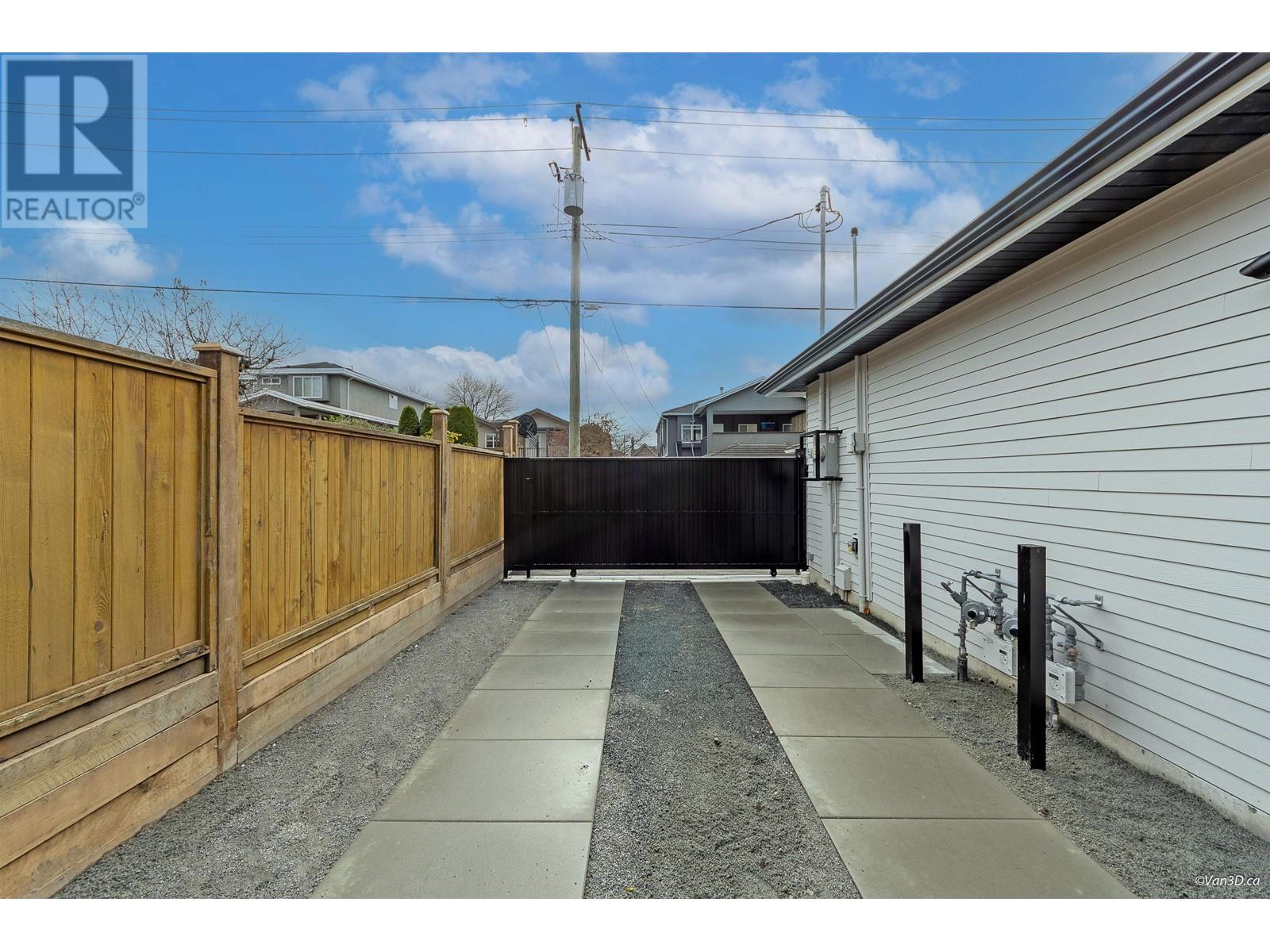 Listing Picture 32 of 32 : 4230 NAPIER STREET, Burnaby / 本拿比 - 魯藝地產 Yvonne Lu Group - MLS Medallion Club Member