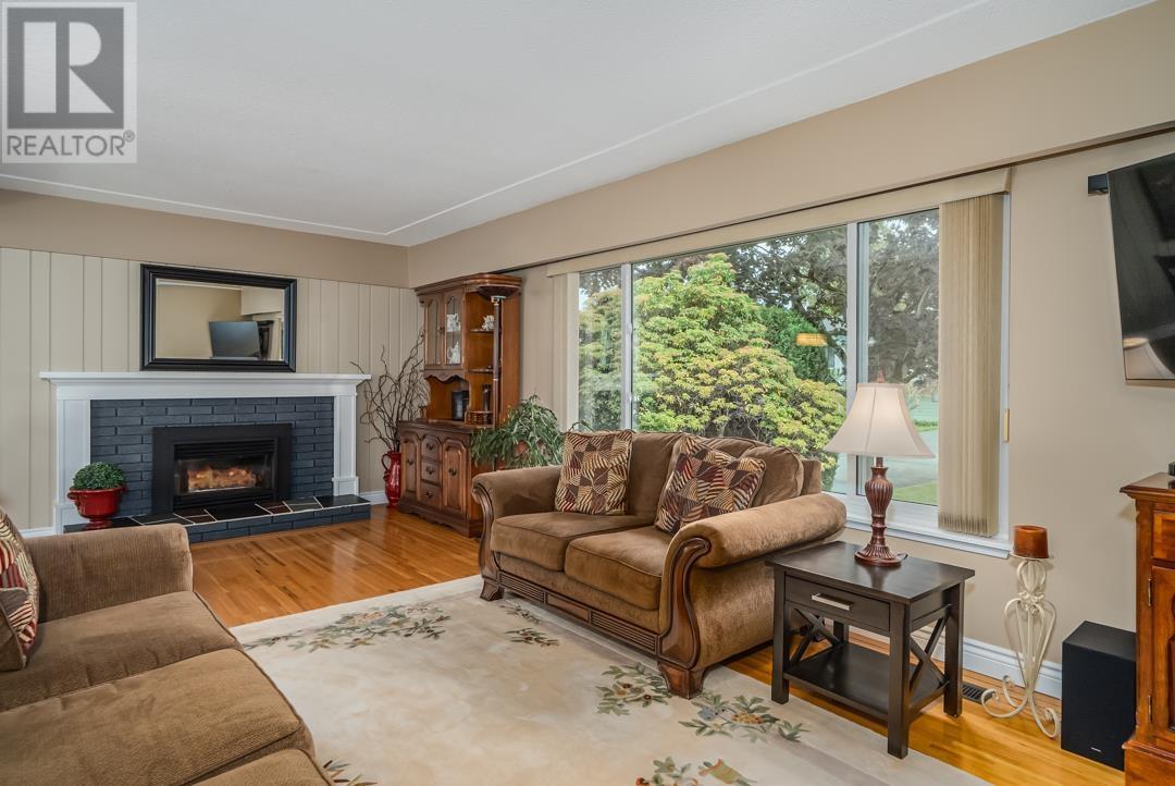 10820 SWINTON CRESCENT