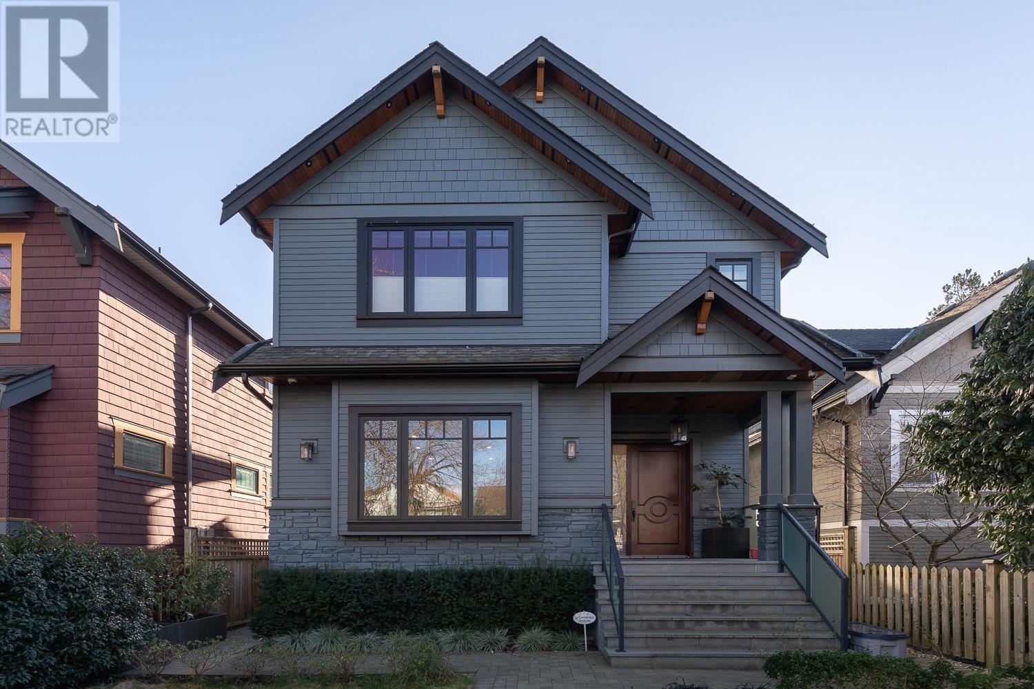 Listing Picture 2 of 34 : 852 W 18TH AVENUE, Vancouver / 溫哥華 - 魯藝地產 Yvonne Lu Group - MLS Medallion Club Member