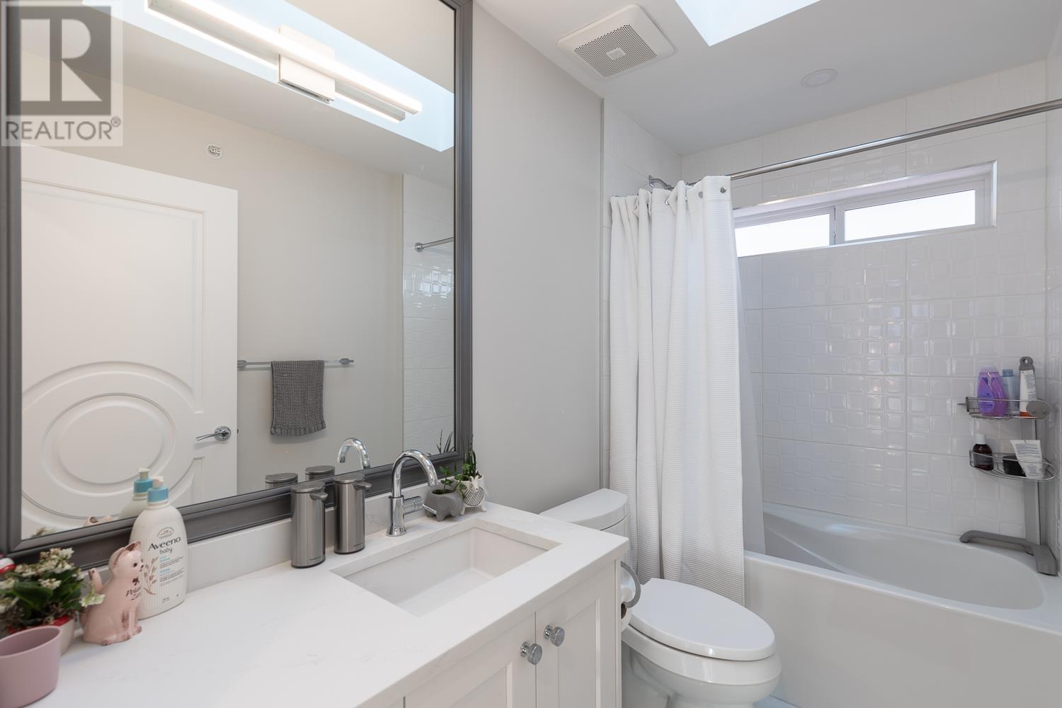 Listing Picture 22 of 34 : 852 W 18TH AVENUE, Vancouver / 溫哥華 - 魯藝地產 Yvonne Lu Group - MLS Medallion Club Member