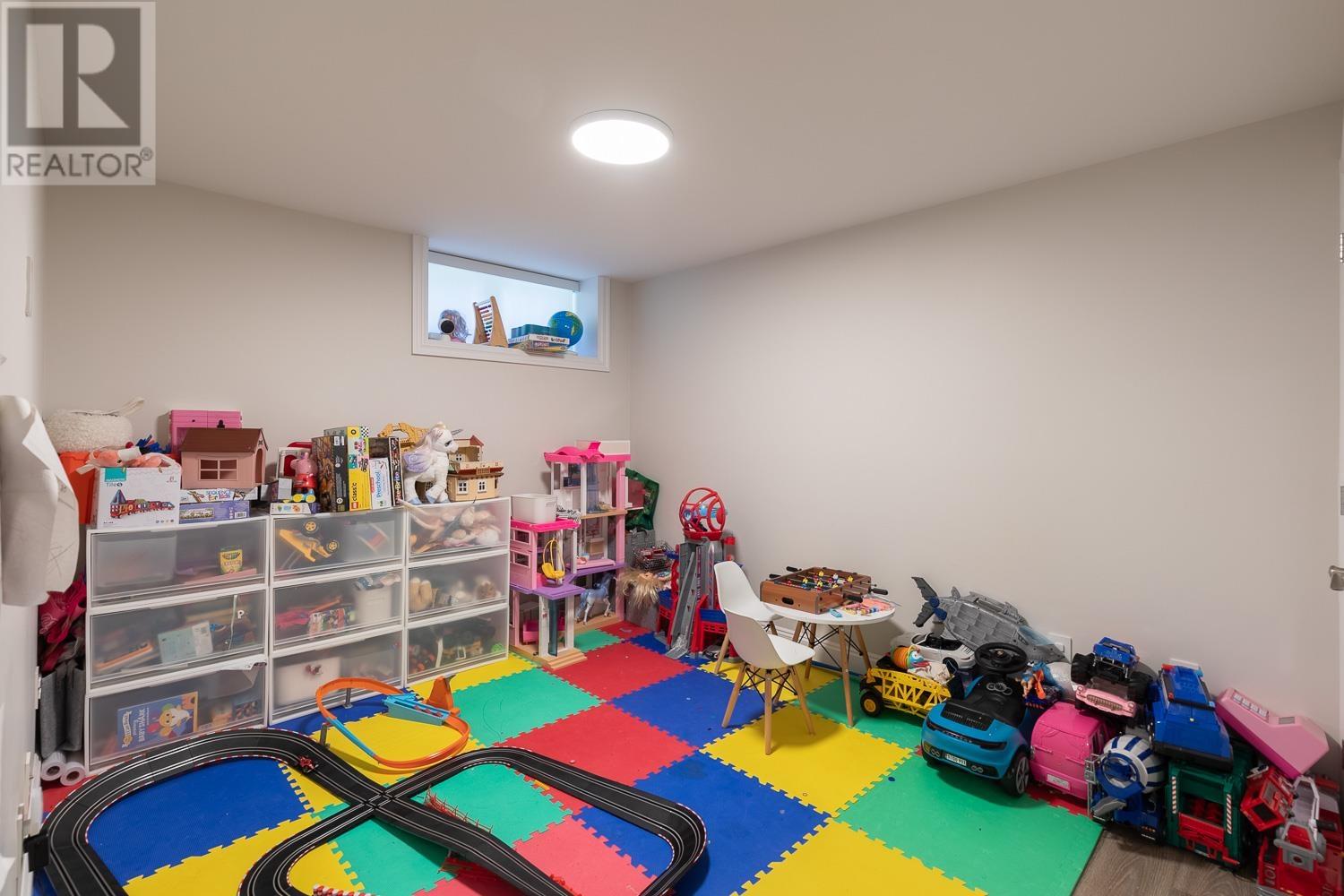 Listing Picture 25 of 34 : 852 W 18TH AVENUE, Vancouver / 溫哥華 - 魯藝地產 Yvonne Lu Group - MLS Medallion Club Member