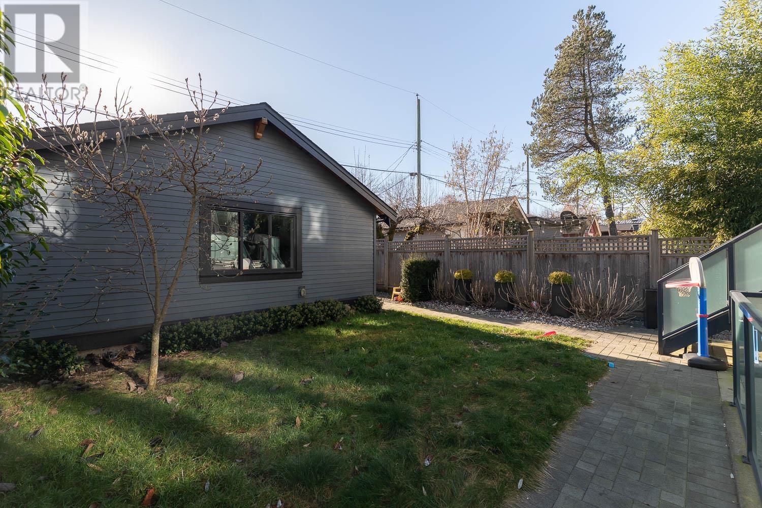 Listing Picture 31 of 34 : 852 W 18TH AVENUE, Vancouver / 溫哥華 - 魯藝地產 Yvonne Lu Group - MLS Medallion Club Member