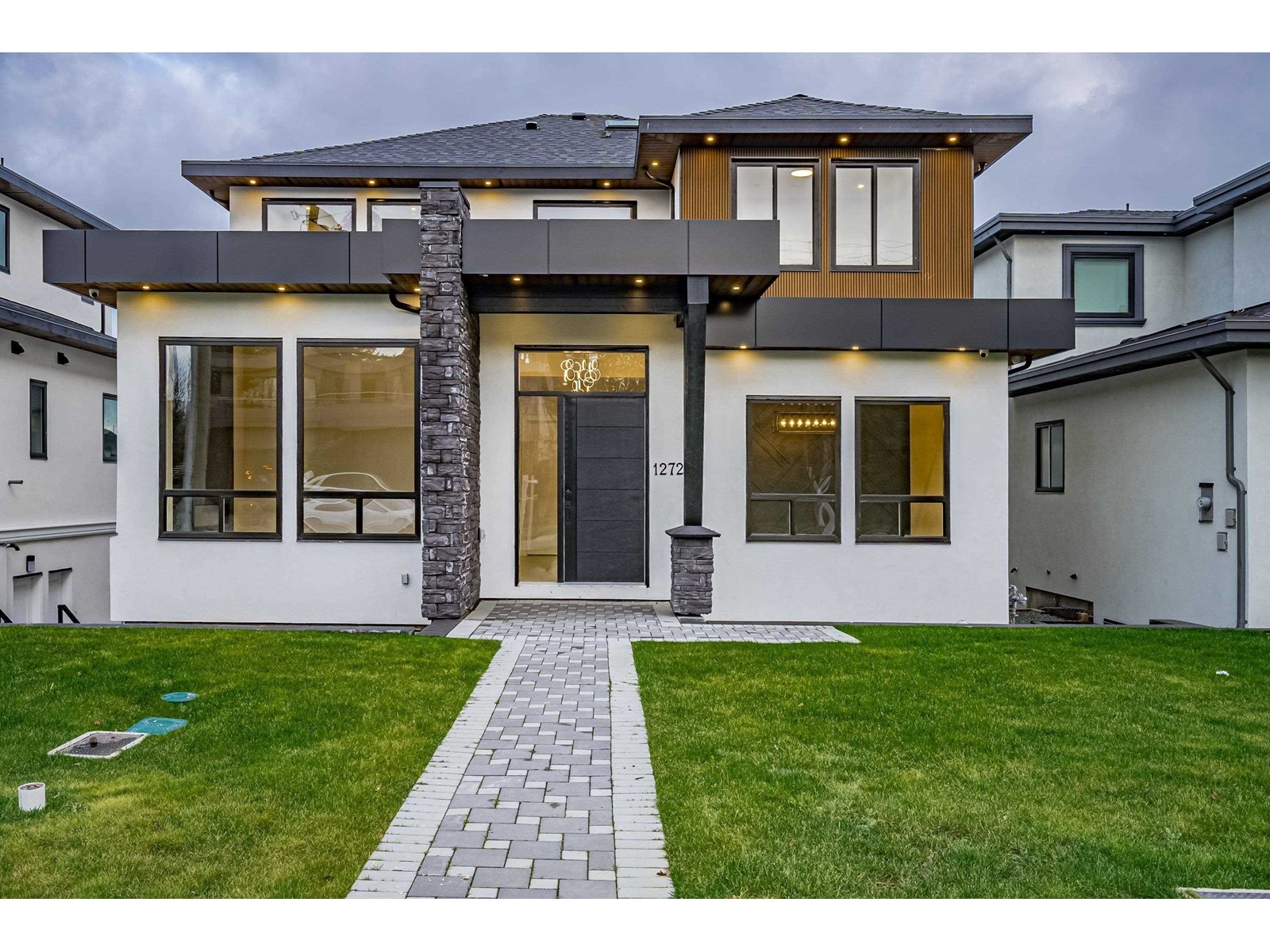 Property at 1272 160 STREET image 2