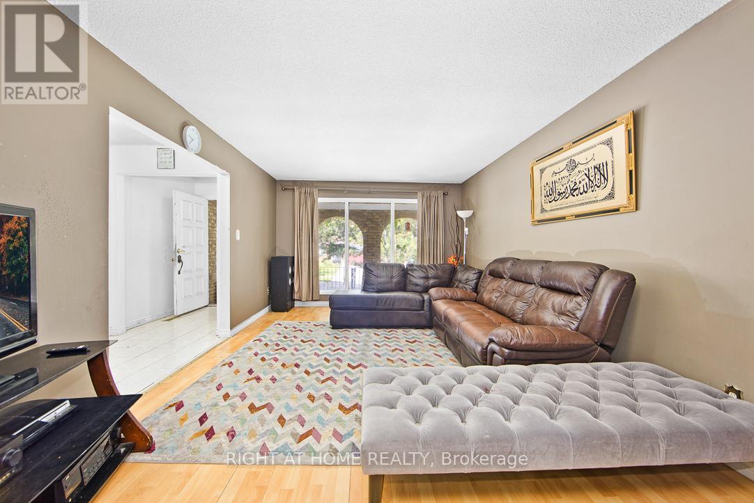 1870 Rosefield Road, Pickering, Ontario  L1V 3H6 - Photo 4 - E11946285