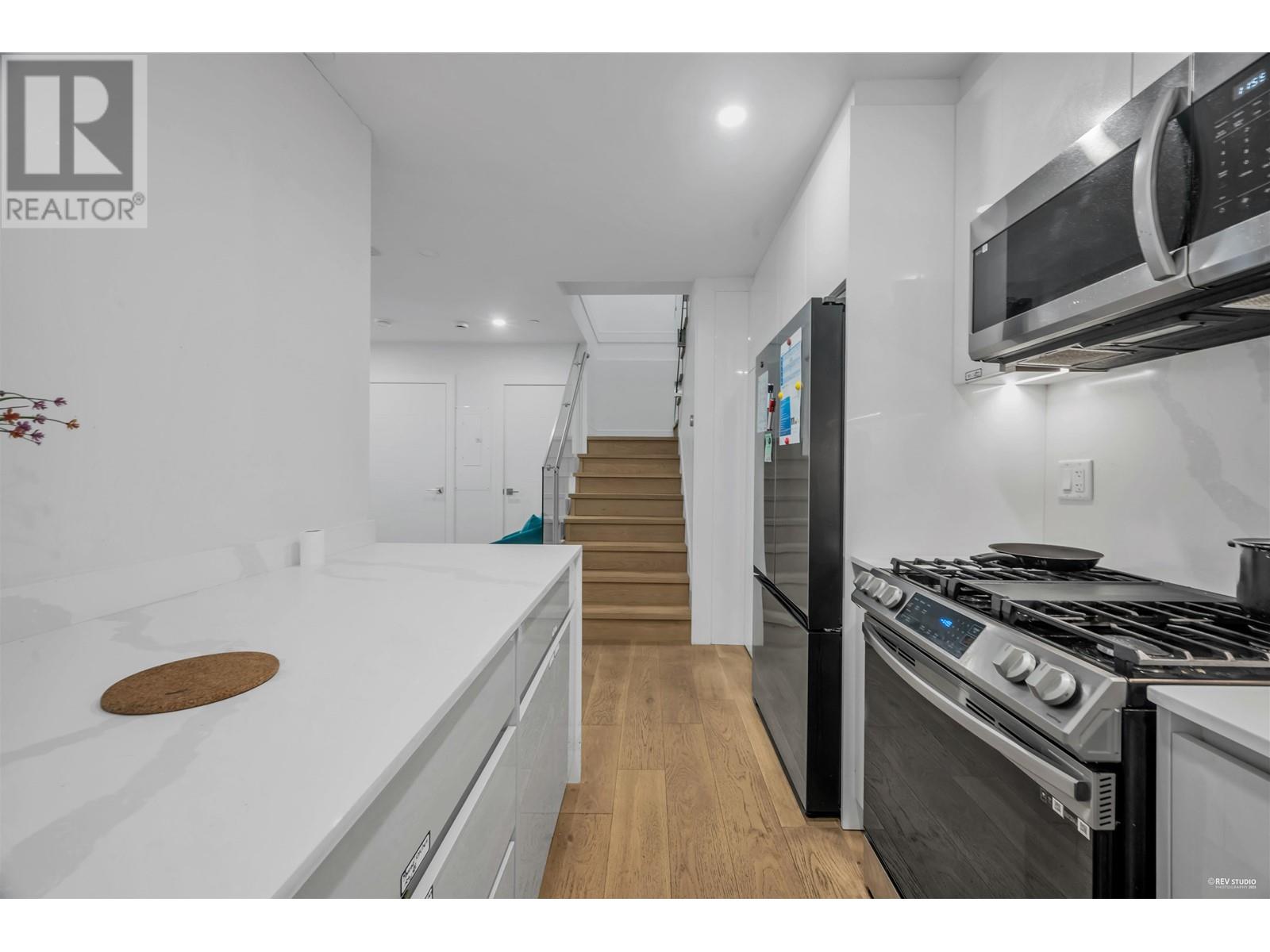 Listing Picture 6 of 12 : 2881 E GEORGIA STREET, Vancouver / 溫哥華 - 魯藝地產 Yvonne Lu Group - MLS Medallion Club Member