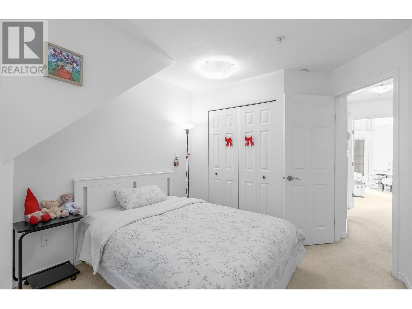 Listing Picture 12 of 21 : 7 8711 JONES ROAD, Richmond / 烈治文 - 魯藝地產 Yvonne Lu Group - MLS Medallion Club Member