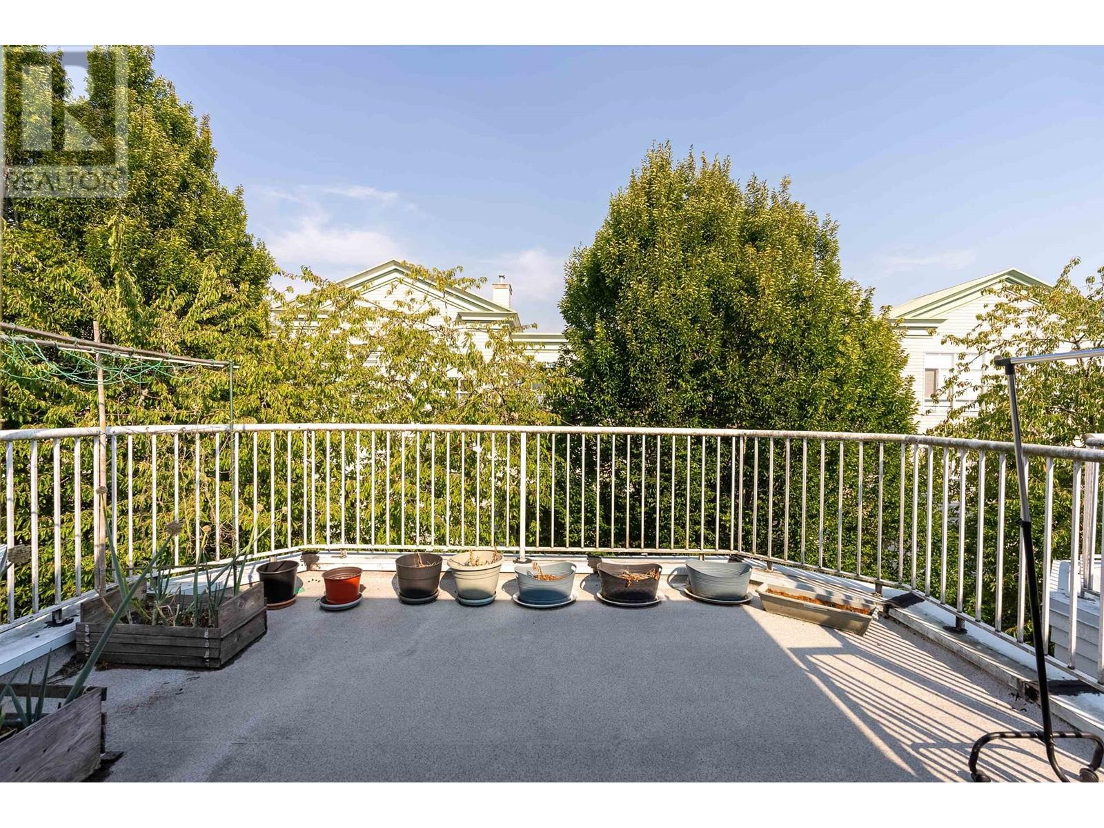 Listing Picture 17 of 21 : 7 8711 JONES ROAD, Richmond / 烈治文 - 魯藝地產 Yvonne Lu Group - MLS Medallion Club Member