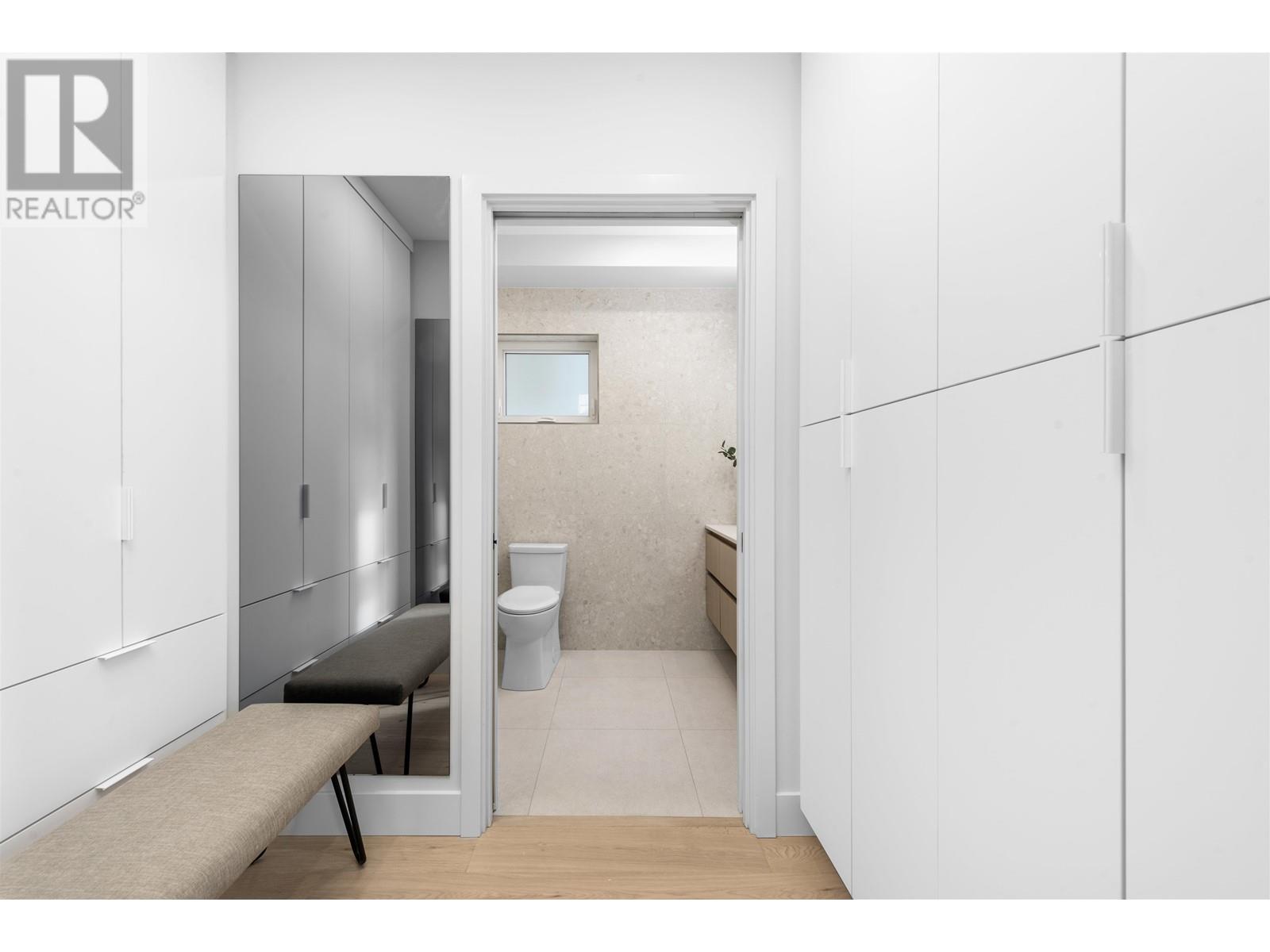 Listing Picture 20 of 39 : 1 3565 TRIUMPH STREET, Vancouver / 溫哥華 - 魯藝地產 Yvonne Lu Group - MLS Medallion Club Member