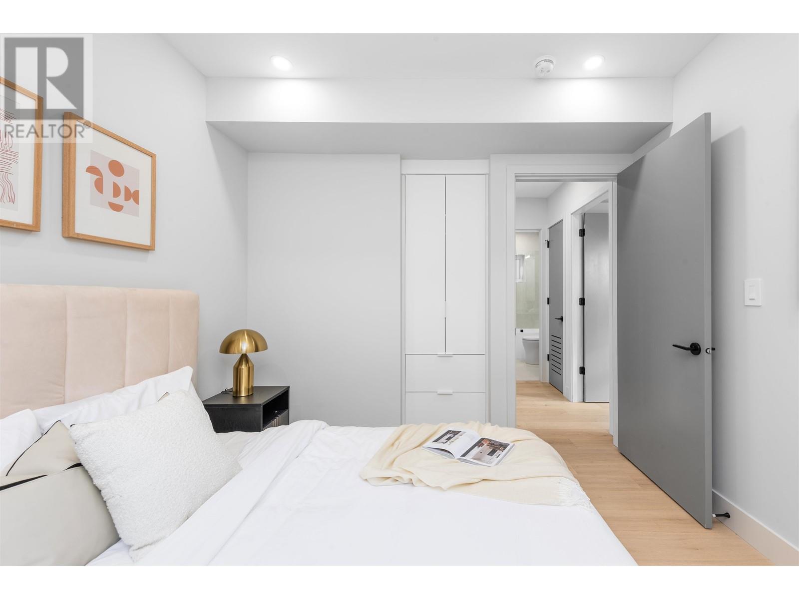 Listing Picture 24 of 39 : 1 3565 TRIUMPH STREET, Vancouver / 溫哥華 - 魯藝地產 Yvonne Lu Group - MLS Medallion Club Member