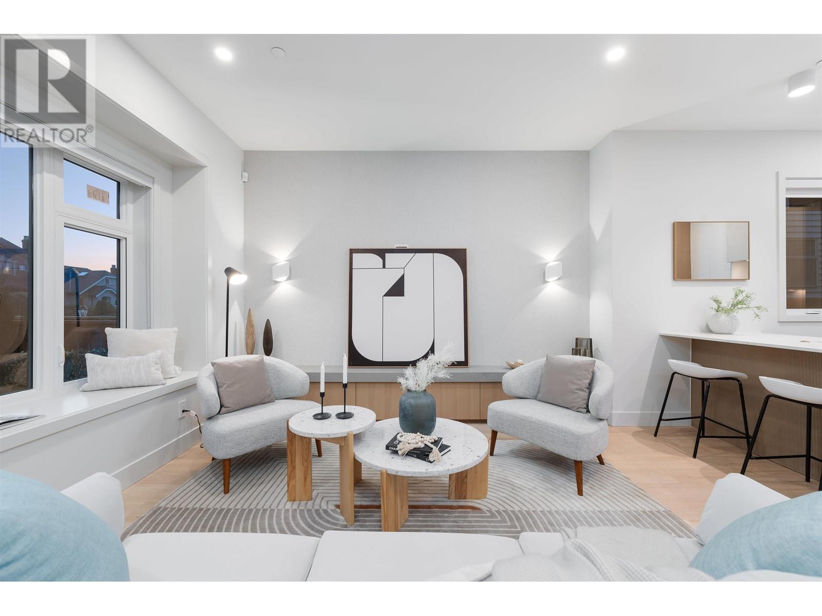 Listing Picture 5 of 39 : 1 3565 TRIUMPH STREET, Vancouver / 溫哥華 - 魯藝地產 Yvonne Lu Group - MLS Medallion Club Member