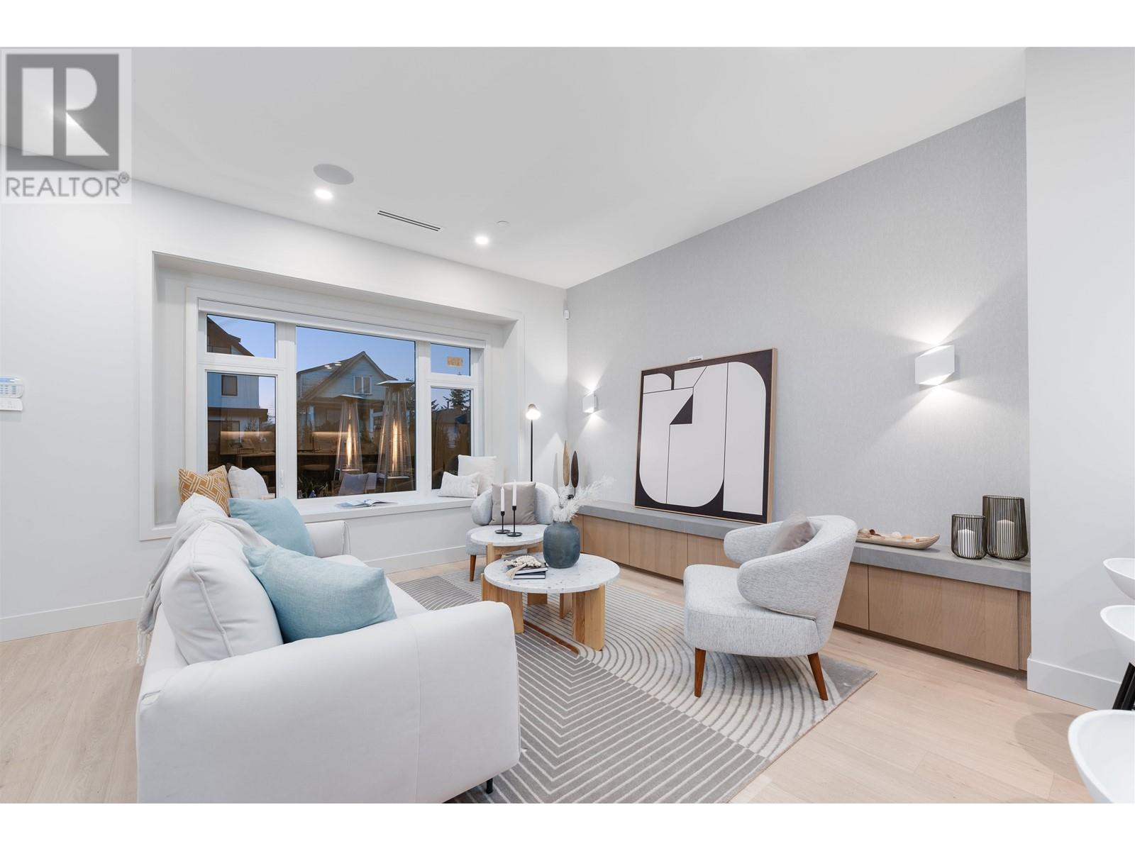 Listing Picture 6 of 39 : 1 3565 TRIUMPH STREET, Vancouver / 溫哥華 - 魯藝地產 Yvonne Lu Group - MLS Medallion Club Member