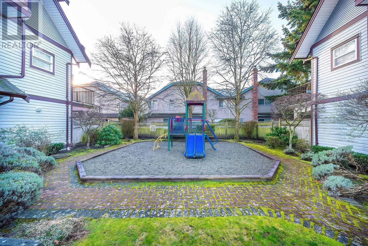 Listing Picture 18 of 22 : 15 7700 ABERCROMBIE DRIVE, Richmond / 烈治文 - 魯藝地產 Yvonne Lu Group - MLS Medallion Club Member