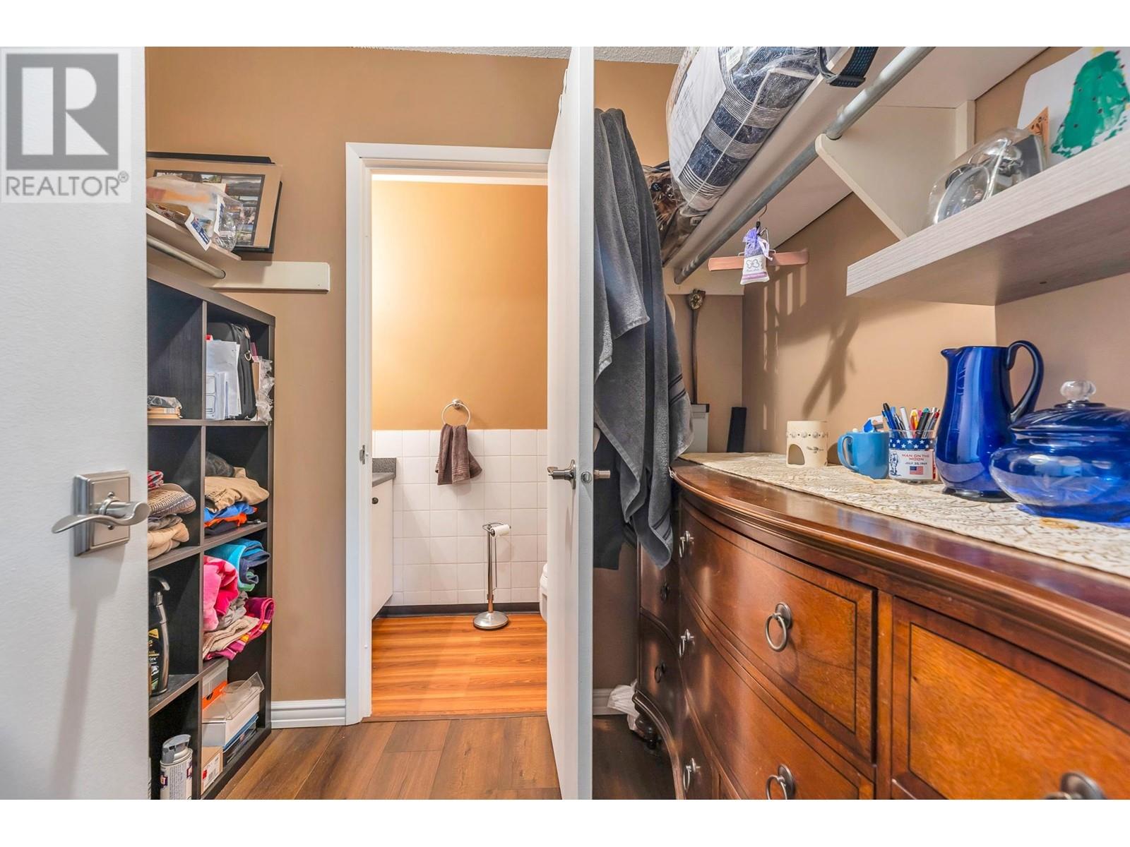 Listing Picture 19 of 36 : 8969 HORNE STREET, Burnaby / 本拿比 - 魯藝地產 Yvonne Lu Group - MLS Medallion Club Member