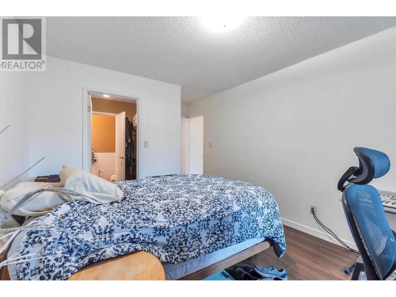 Listing Picture 20 of 36 : 8969 HORNE STREET, Burnaby / 本拿比 - 魯藝地產 Yvonne Lu Group - MLS Medallion Club Member
