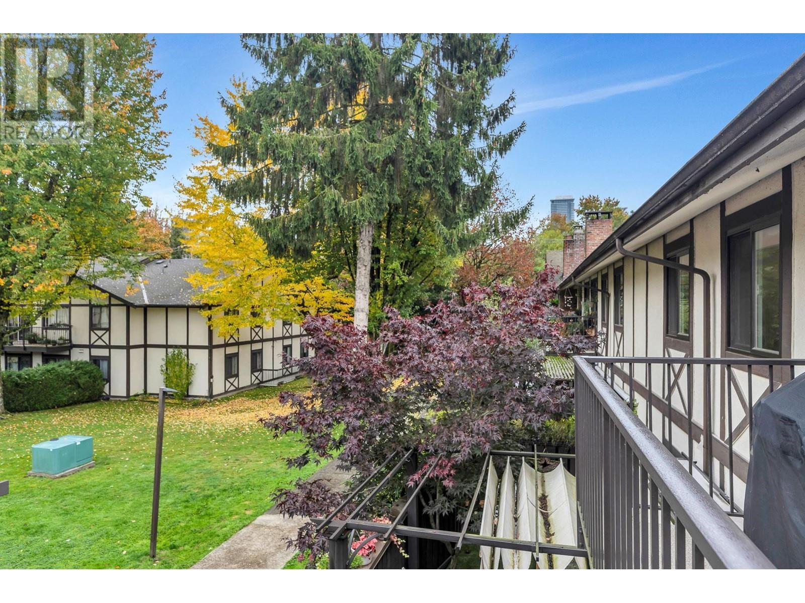 Listing Picture 30 of 36 : 8969 HORNE STREET, Burnaby / 本拿比 - 魯藝地產 Yvonne Lu Group - MLS Medallion Club Member