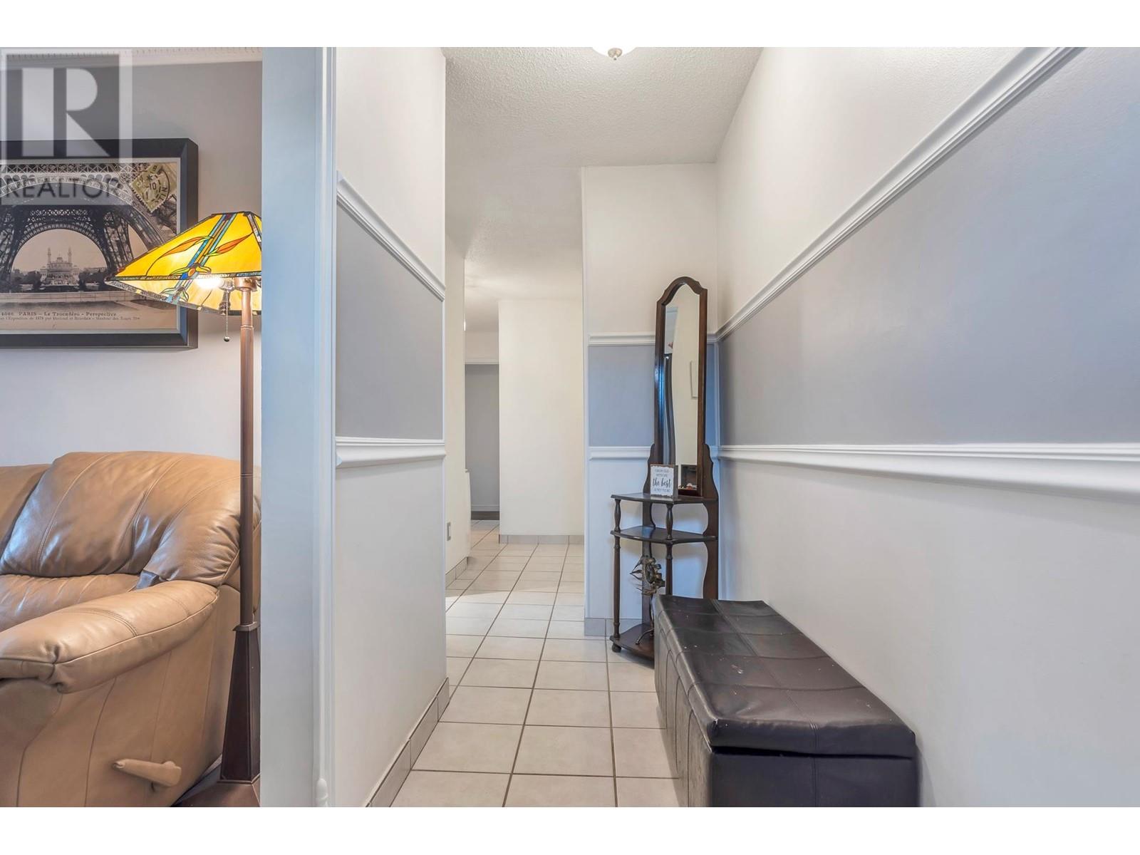 Listing Picture 27 of 36 : 8969 HORNE STREET, Burnaby / 本拿比 - 魯藝地產 Yvonne Lu Group - MLS Medallion Club Member