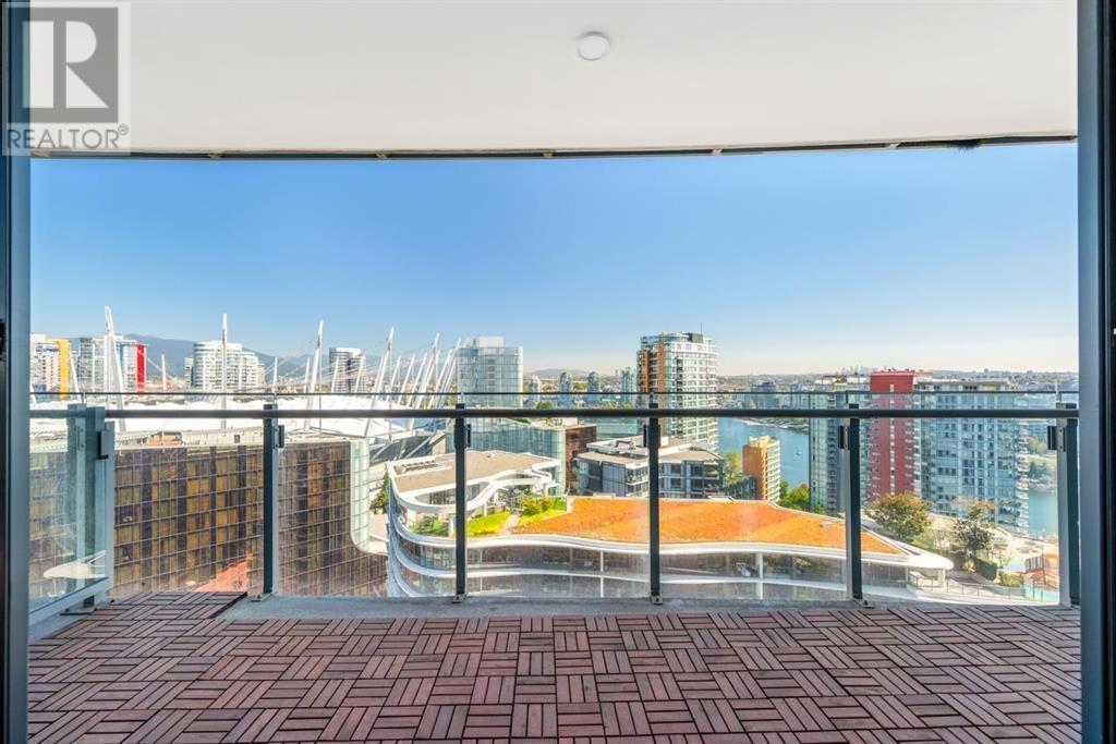 Listing Picture 19 of 23 : 2410 89 NELSON STREET, Vancouver / 溫哥華 - 魯藝地產 Yvonne Lu Group - MLS Medallion Club Member