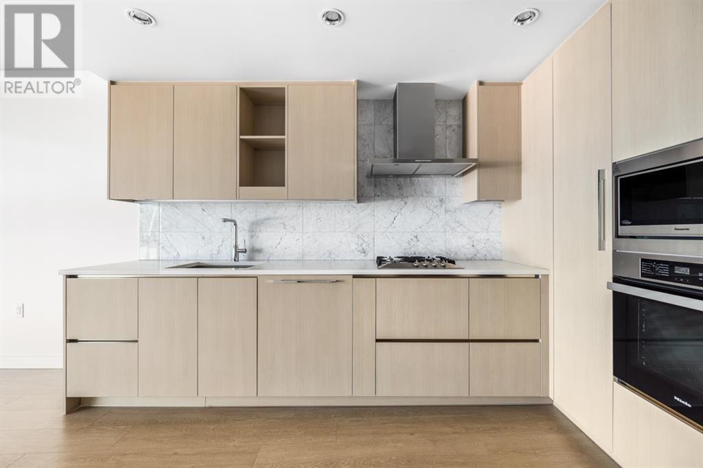 Listing Picture 3 of 23 : 2410 89 NELSON STREET, Vancouver / 溫哥華 - 魯藝地產 Yvonne Lu Group - MLS Medallion Club Member