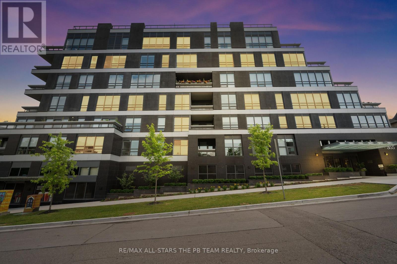 Property at 201 - 355 BEDFORD PARK AVENUE image 3