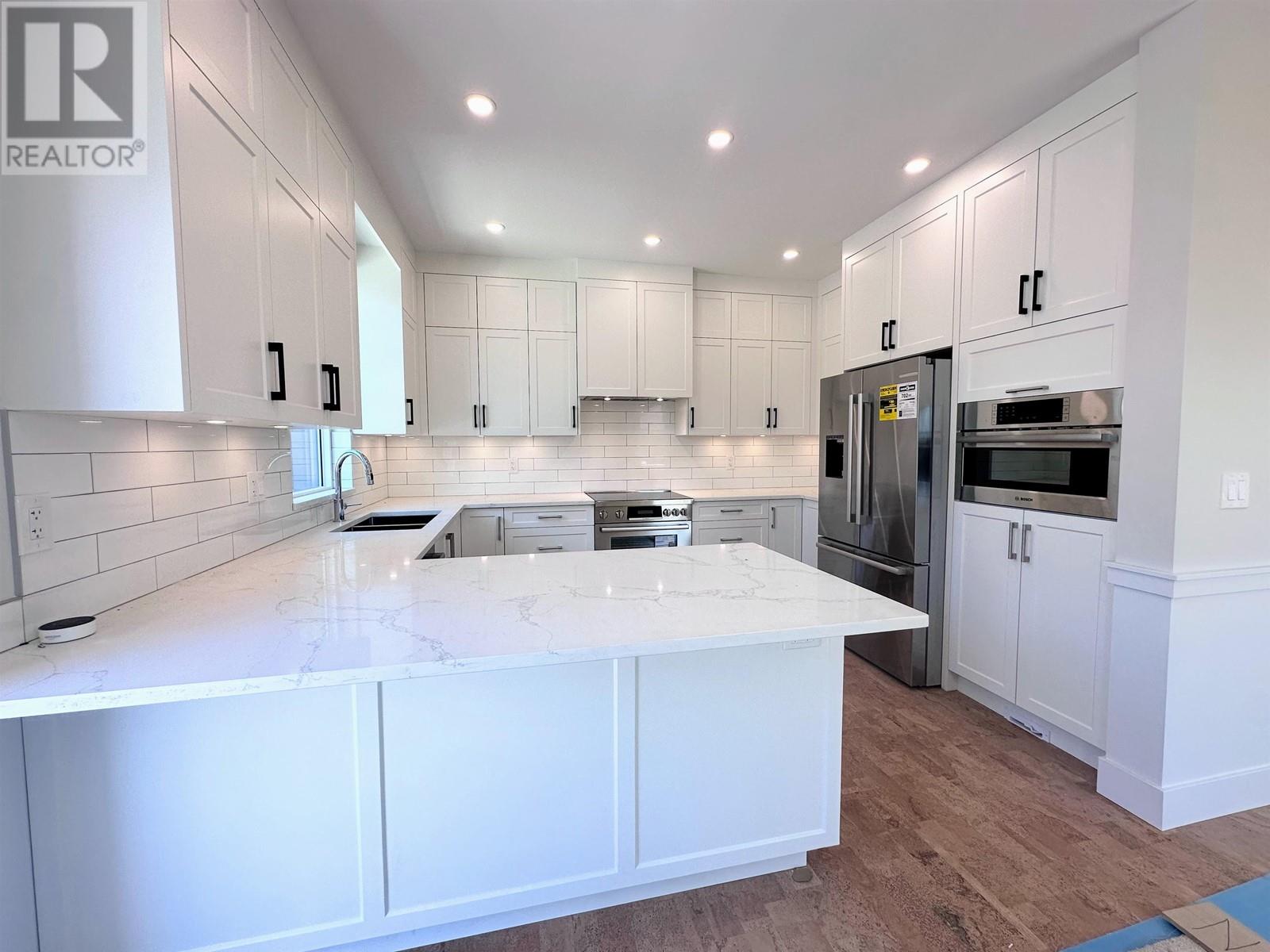 Property at 810 SCOTT STREET image 4
