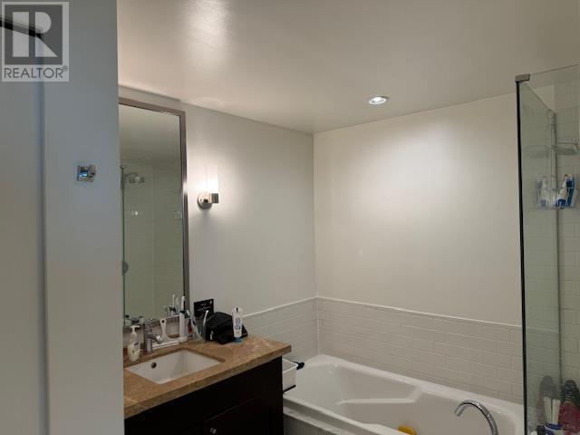 Listing Picture 11 of 14 : 1401 821 CAMBIE STREET, Vancouver / 溫哥華 - 魯藝地產 Yvonne Lu Group - MLS Medallion Club Member