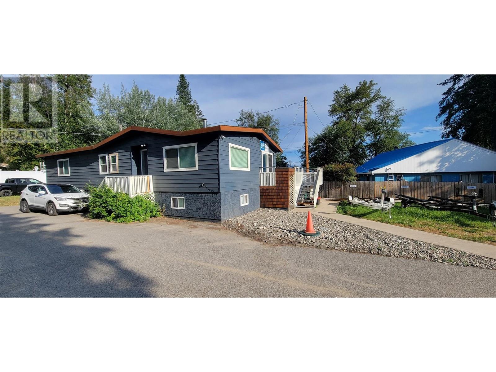 173 Larson Road, Christina Lake, British Columbia  V0H 1E1 - Photo 20 - 2476582