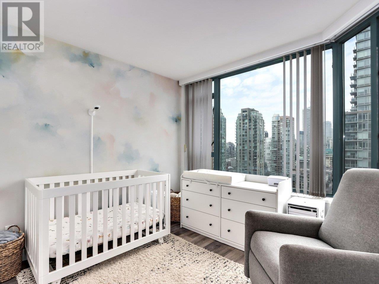 Listing Picture 12 of 21 : 1903 888 HAMILTON STREET, Vancouver / 溫哥華 - 魯藝地產 Yvonne Lu Group - MLS Medallion Club Member