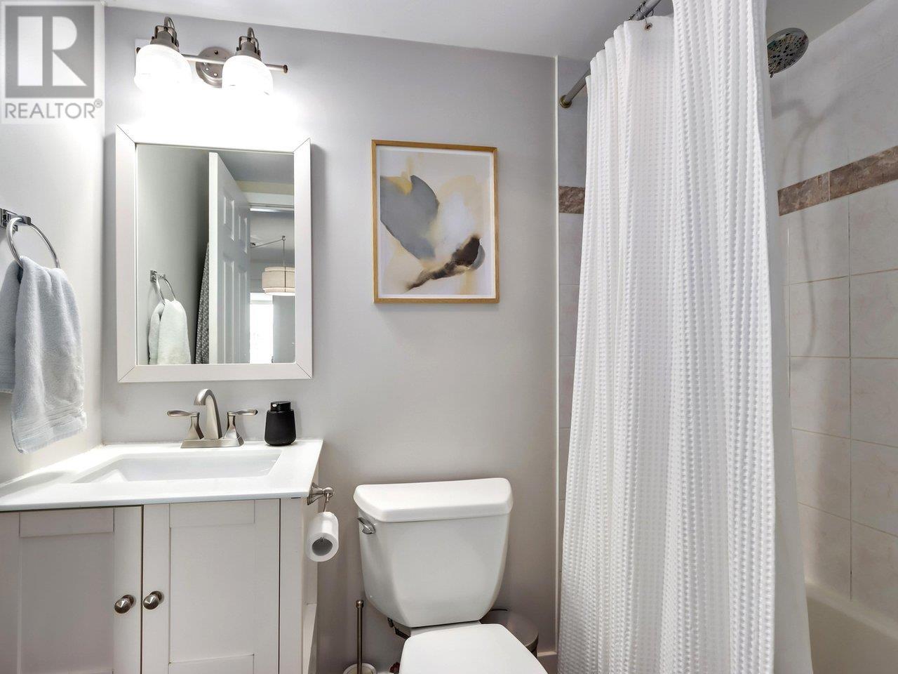 Listing Picture 13 of 21 : 1903 888 HAMILTON STREET, Vancouver / 溫哥華 - 魯藝地產 Yvonne Lu Group - MLS Medallion Club Member