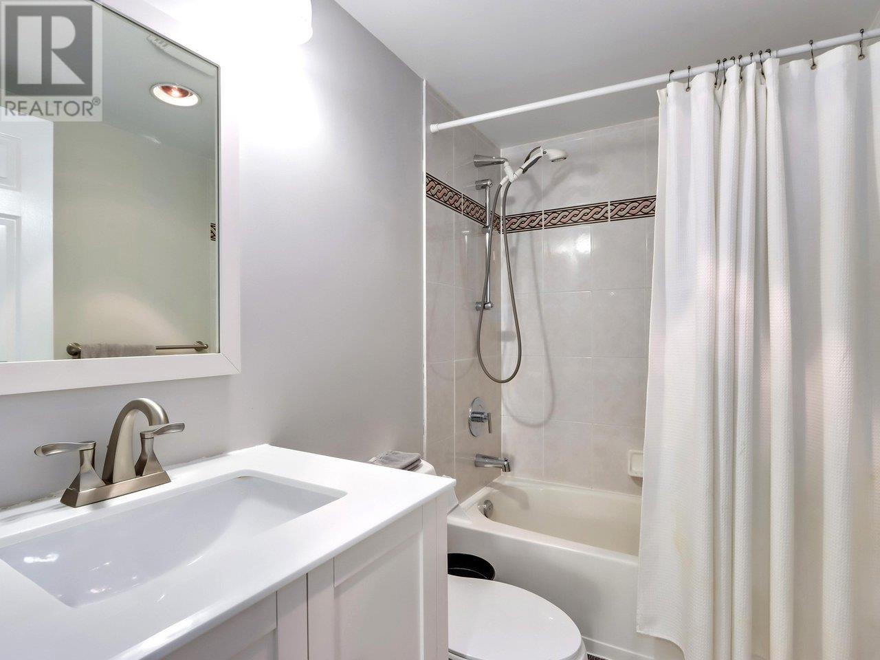 Listing Picture 14 of 21 : 1903 888 HAMILTON STREET, Vancouver / 溫哥華 - 魯藝地產 Yvonne Lu Group - MLS Medallion Club Member