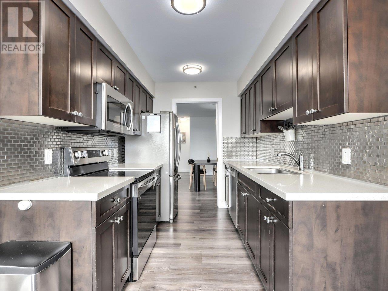 Listing Picture 6 of 21 : 1903 888 HAMILTON STREET, Vancouver / 溫哥華 - 魯藝地產 Yvonne Lu Group - MLS Medallion Club Member