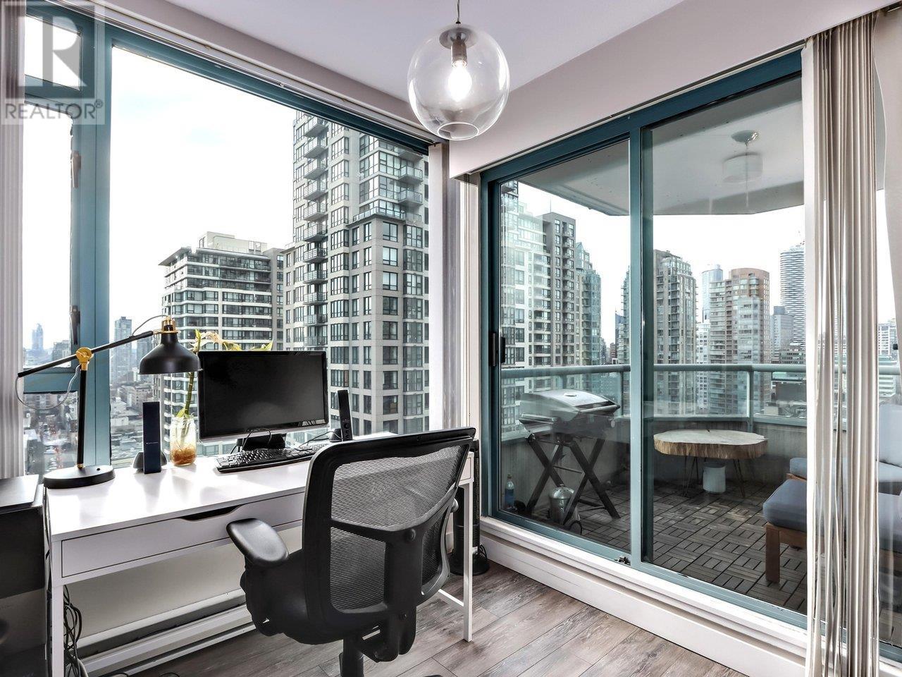 Listing Picture 8 of 21 : 1903 888 HAMILTON STREET, Vancouver / 溫哥華 - 魯藝地產 Yvonne Lu Group - MLS Medallion Club Member