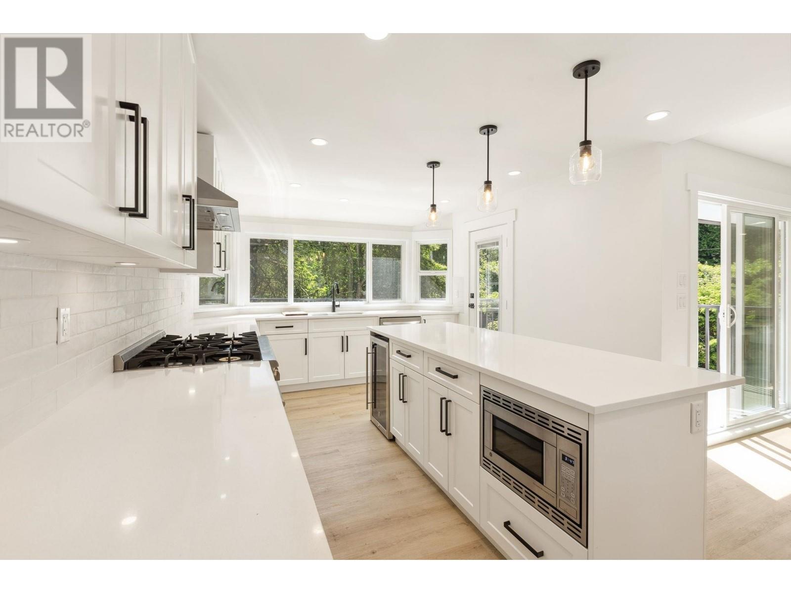 4990 Water Lane, West Vancouver, British Columbia  V7W 1K5 - Photo 8 - R2961648