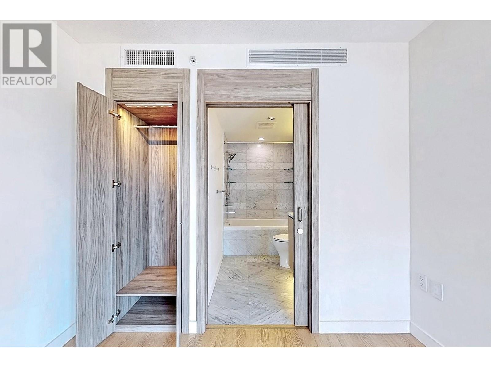 Listing Picture 8 of 39 : 1206 89 NELSON STREET, Vancouver / 溫哥華 - 魯藝地產 Yvonne Lu Group - MLS Medallion Club Member