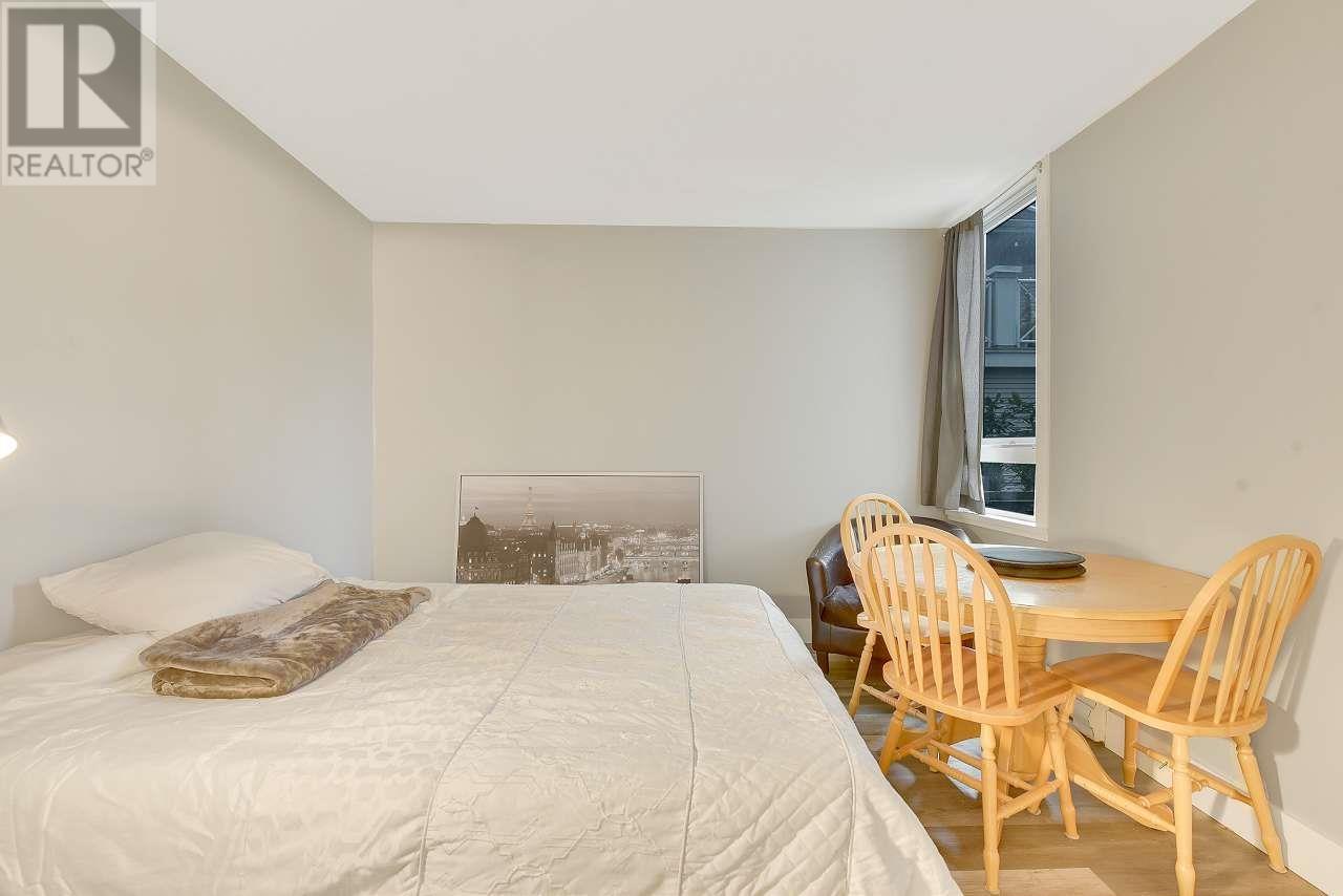 101 2405 KAMLOOPS STREET