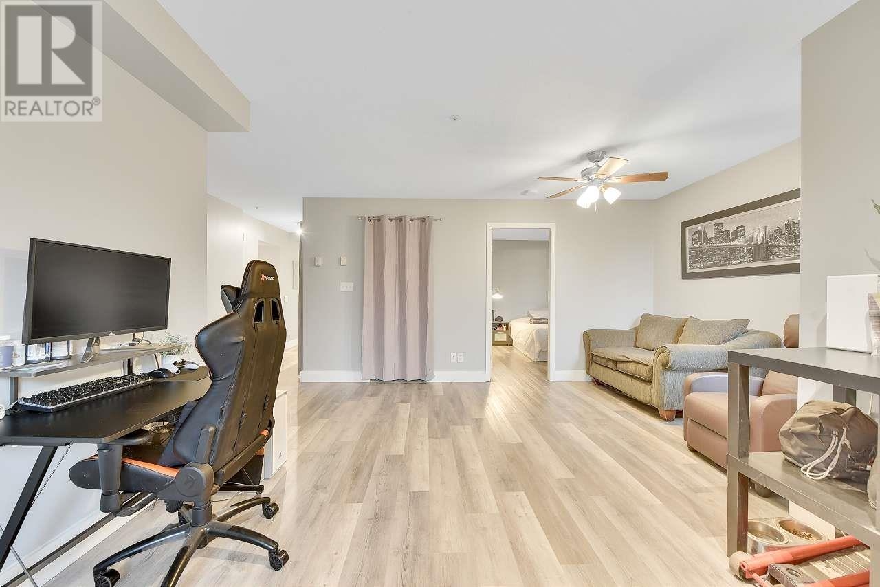 101 2405 KAMLOOPS STREET