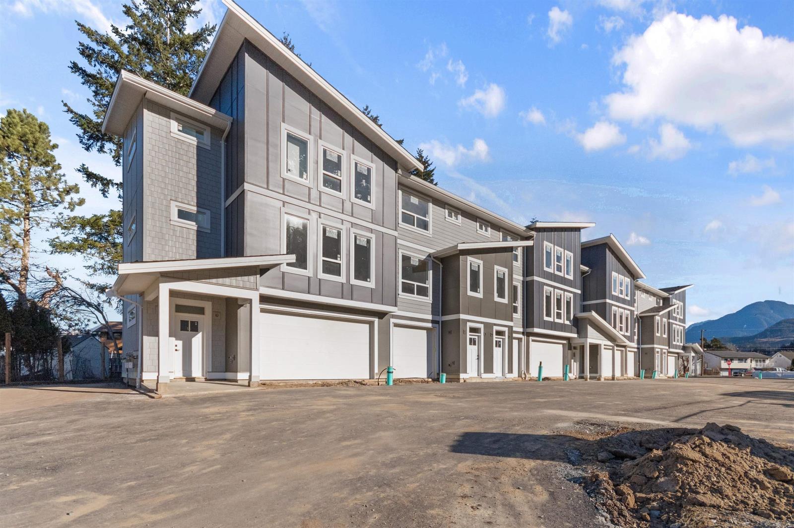 1 455 Coquihalla Street, Hope, Hope, British Columbia V0X 1L0 - Photo 2 - R2956942