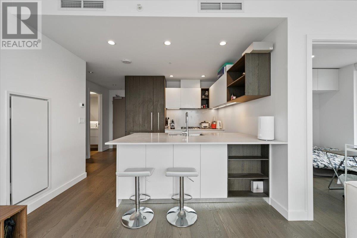 Listing Picture 3 of 23 : 3302 6000 MCKAY AVENUE, Burnaby / 本拿比 - 魯藝地產 Yvonne Lu Group - MLS Medallion Club Member