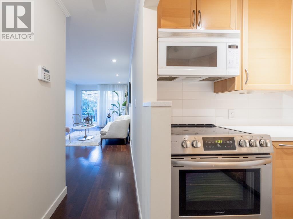 Listing Picture 23 of 33 : 104 925 W 15TH AVENUE, Vancouver / 溫哥華 - 魯藝地產 Yvonne Lu Group - MLS Medallion Club Member