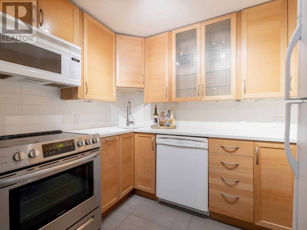 Listing Picture 20 of 33 : 104 925 W 15TH AVENUE, Vancouver / 溫哥華 - 魯藝地產 Yvonne Lu Group - MLS Medallion Club Member