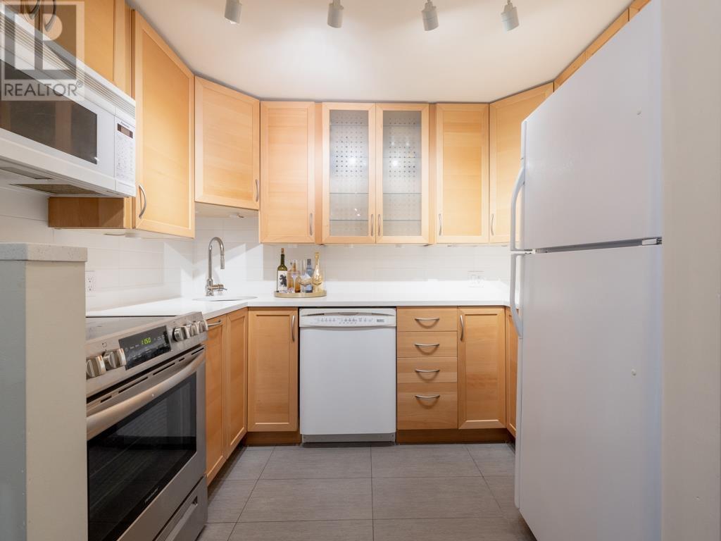 Listing Picture 19 of 33 : 104 925 W 15TH AVENUE, Vancouver / 溫哥華 - 魯藝地產 Yvonne Lu Group - MLS Medallion Club Member