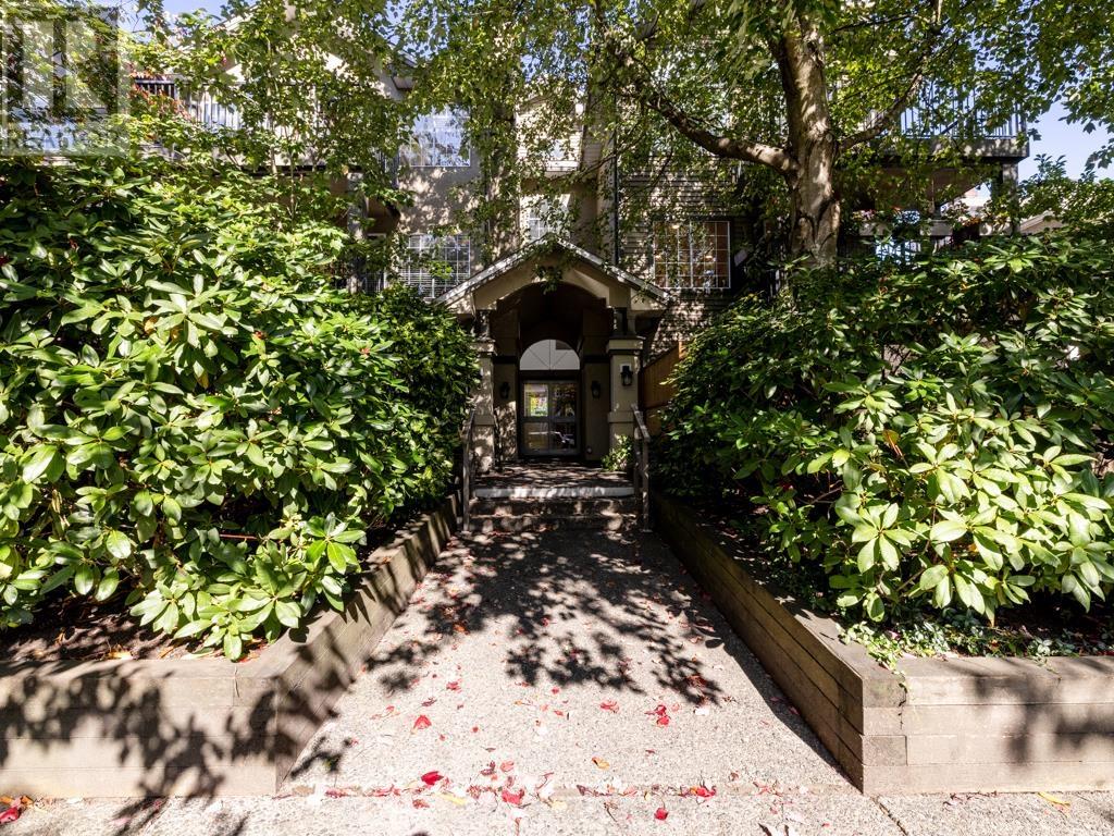 Listing Picture 32 of 33 : 104 925 W 15TH AVENUE, Vancouver / 溫哥華 - 魯藝地產 Yvonne Lu Group - MLS Medallion Club Member